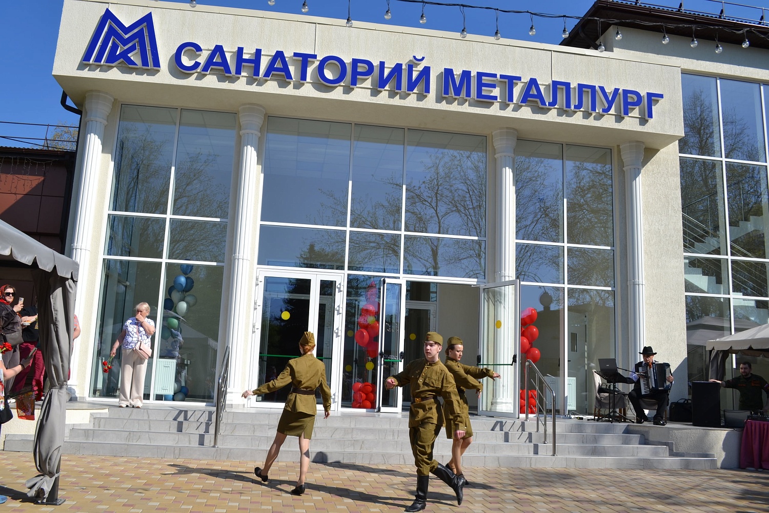 С праздником для всех поколений нашей страны!